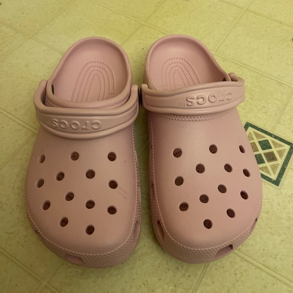 Crocs Classic Clog - Pink size 8 - Picture 2 of 3